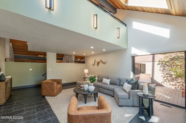 2521 Lake Ridge Shores Circle, Reno, NV 89519