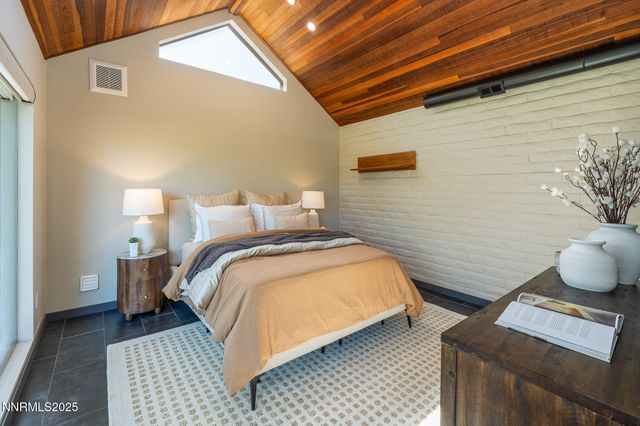 2521 Lake Ridge Shores Circle, Reno, NV 89519