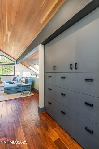 2521 Lake Ridge Shores Circle, Reno, NV 89519