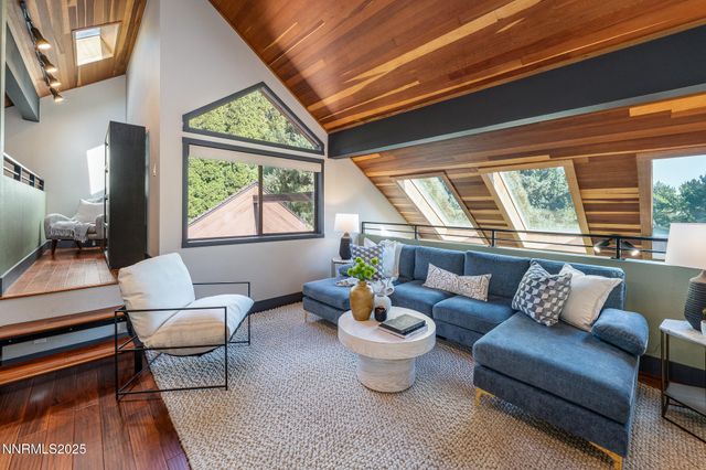 2521 Lake Ridge Shores Circle, Reno, NV 89519