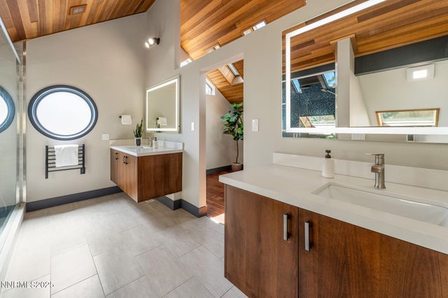 2521 Lake Ridge Shores Circle, Reno, NV 89519