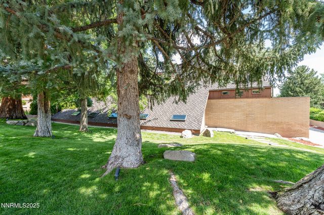 2521 Lake Ridge Shores Circle, Reno, NV 89519