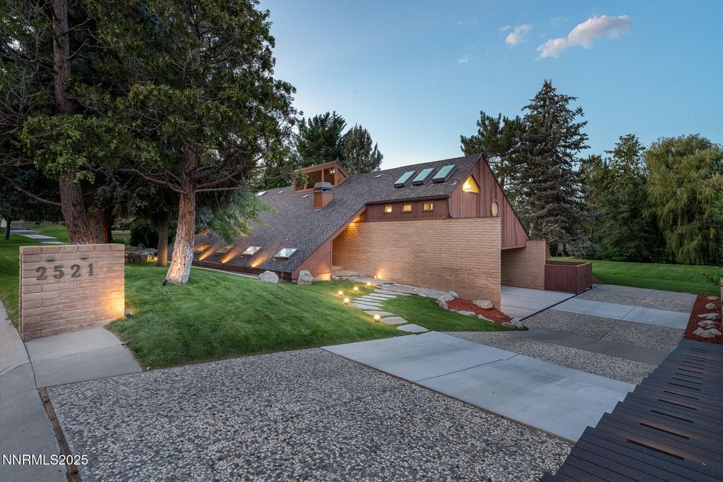 2521 Lake Ridge Shores Circle, Reno, NV 89519