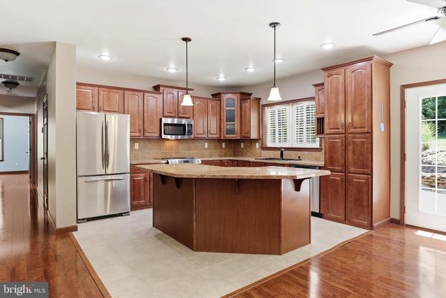 4242 NATURE LN, Windsor, PA 17366