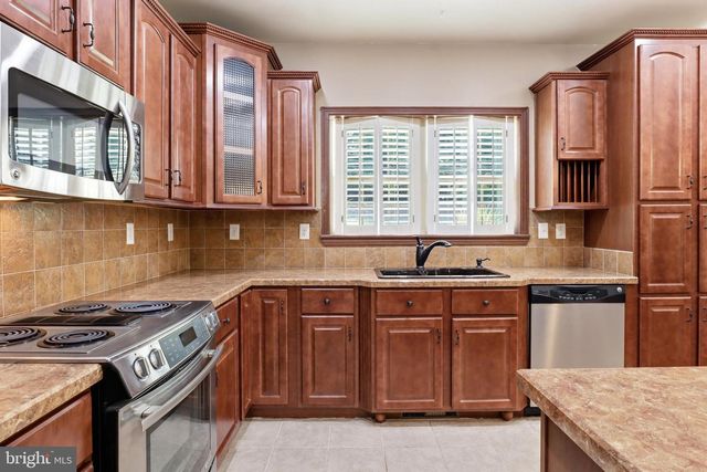 4242 NATURE LN, Windsor, PA 17366