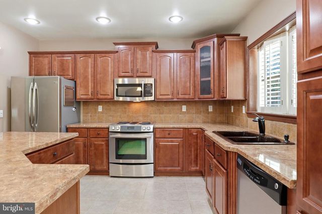 4242 NATURE LN, Windsor, PA 17366
