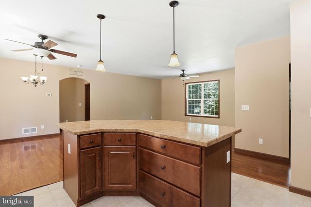 4242 NATURE LN, Windsor, PA 17366