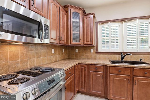 4242 NATURE LN, Windsor, PA 17366