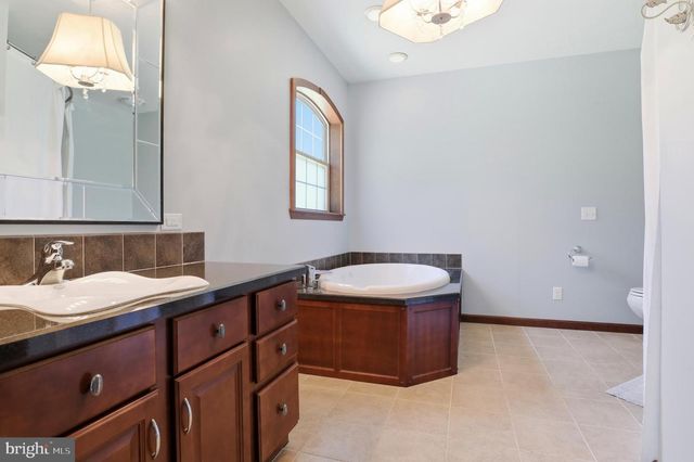 4242 NATURE LN, Windsor, PA 17366