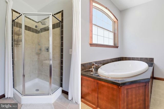 4242 NATURE LN, Windsor, PA 17366
