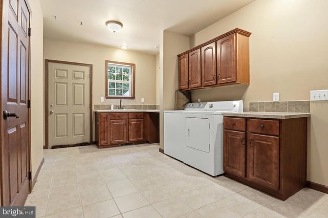 4242 NATURE LN, Windsor, PA 17366
