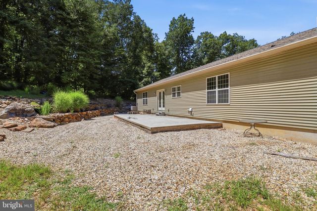 4242 NATURE LN, Windsor, PA 17366
