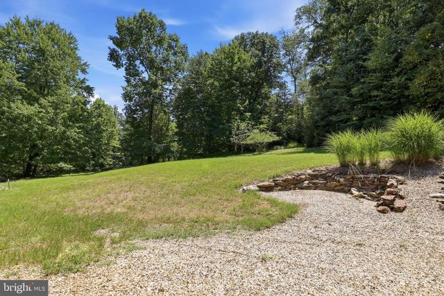 4242 NATURE LN, Windsor, PA 17366