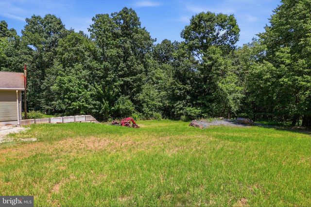 4242 NATURE LN, Windsor, PA 17366