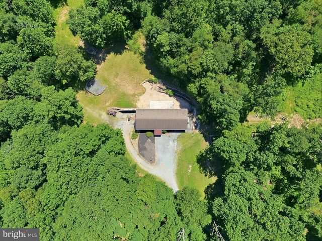 4242 NATURE LN, Windsor, PA 17366