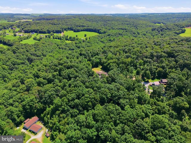 4242 NATURE LN, Windsor, PA 17366