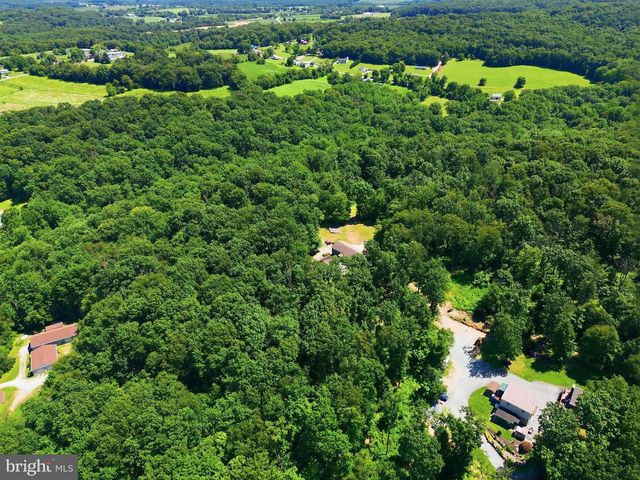 4242 NATURE LN, Windsor, PA 17366