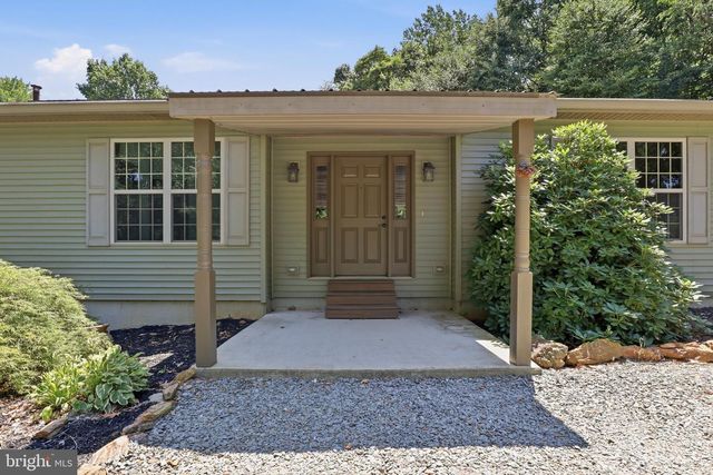 4242 NATURE LN, Windsor, PA 17366