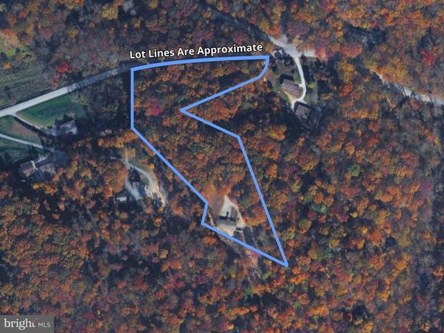 4242 NATURE LN, Windsor, PA 17366