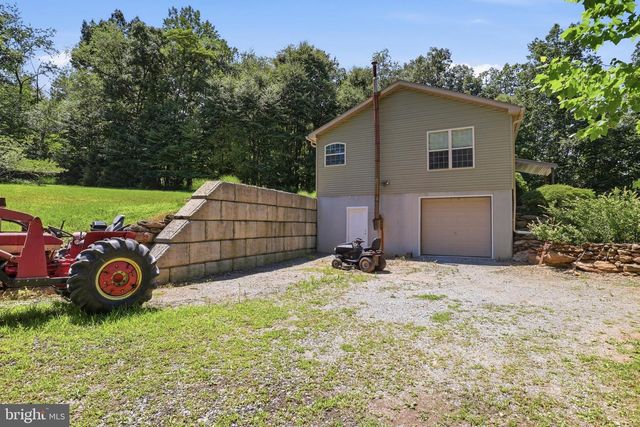 4242 NATURE LN, Windsor, PA 17366
