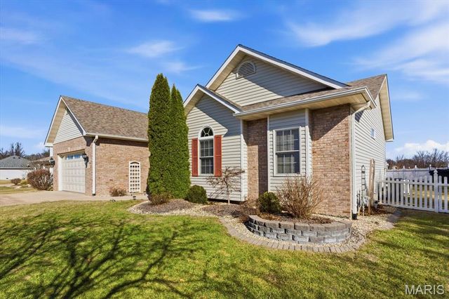 8728 Wildewood Drive, Worden, IL 62097