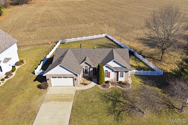 8728 Wildewood Drive, Worden, IL 62097