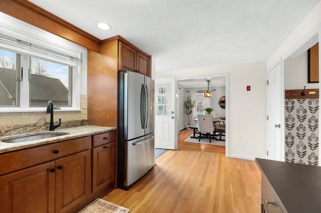 23 Gregory Island Road, Hamilton, MA 01982