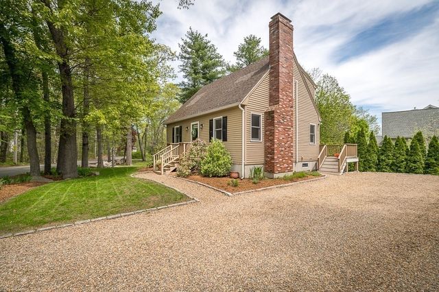 23 Gregory Island Road, Hamilton, MA 01982