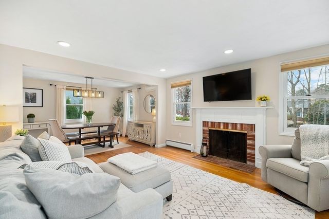 23 Gregory Island Road, Hamilton, MA 01982
