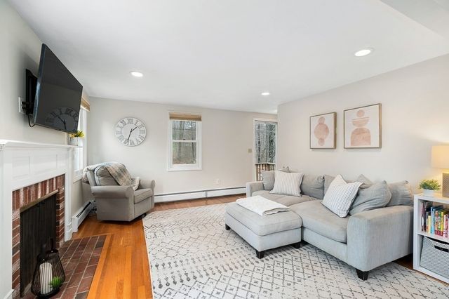 23 Gregory Island Road, Hamilton, MA 01982