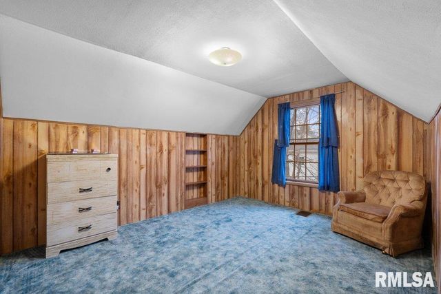 2316 E PLEASANT Street, Davenport, IA 52803