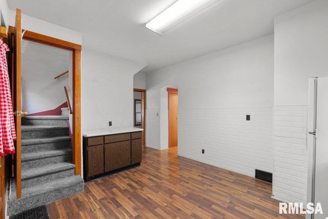 2316 E PLEASANT Street, Davenport, IA 52803