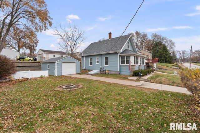 2316 E PLEASANT Street, Davenport, IA 52803