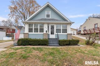 2316 E PLEASANT Street, Davenport, IA 52803