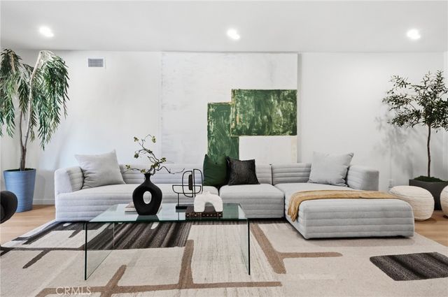 2116 Freeman, Santa Ana, CA 92706