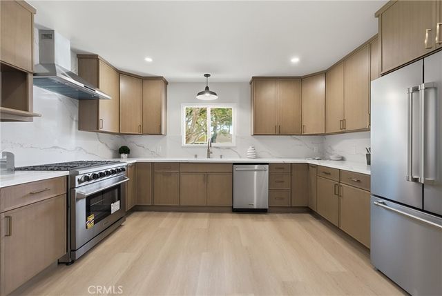 2116 Freeman, Santa Ana, CA 92706