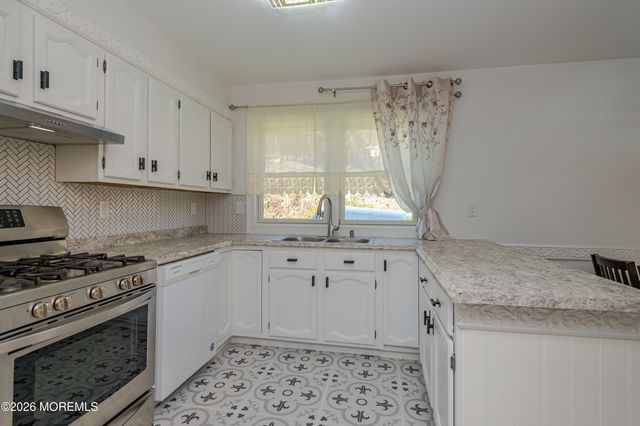 111 Valley Avenue, Highlands, NJ 07732