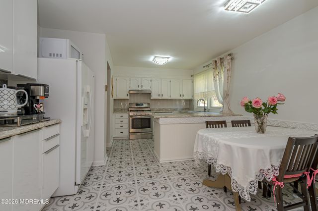 111 Valley Avenue, Highlands, NJ 07732