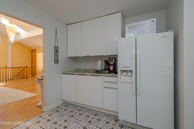 111 Valley Avenue, Highlands, NJ 07732
