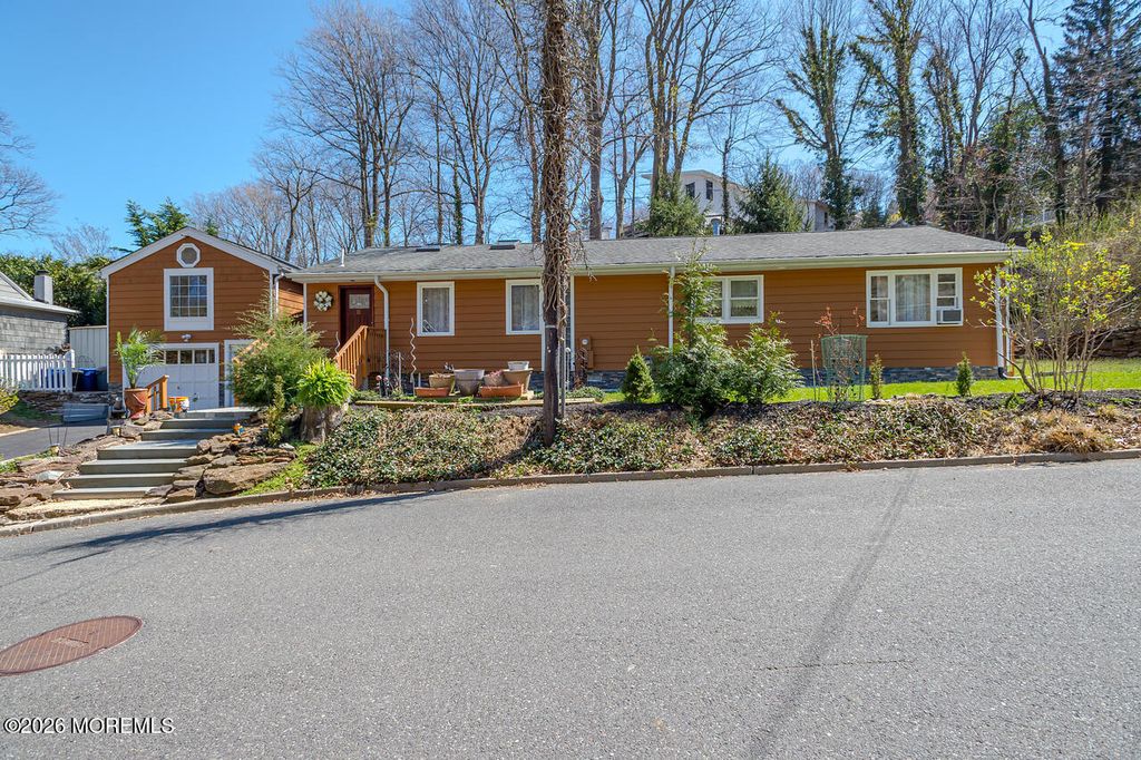 111 Valley Avenue, Highlands, NJ 07732