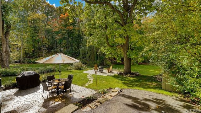 51 Larned Lane, Orchard Park, NY 14127
