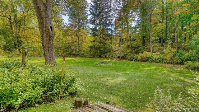 51 Larned Lane, Orchard Park, NY 14127
