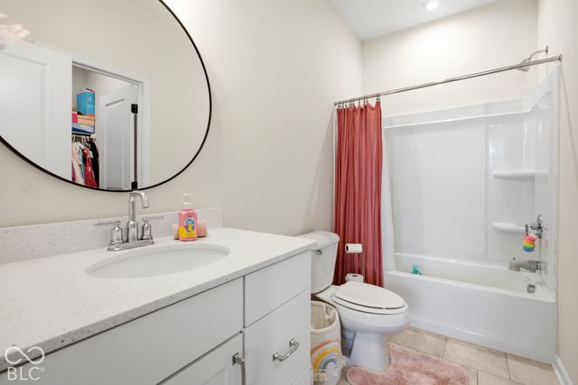 825 Stone Trace, Avon, IN 46123