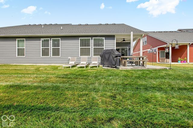 825 Stone Trace, Avon, IN 46123