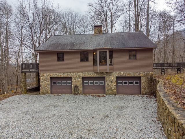 1221 Sam Cove, Robbinsville, NC 28771