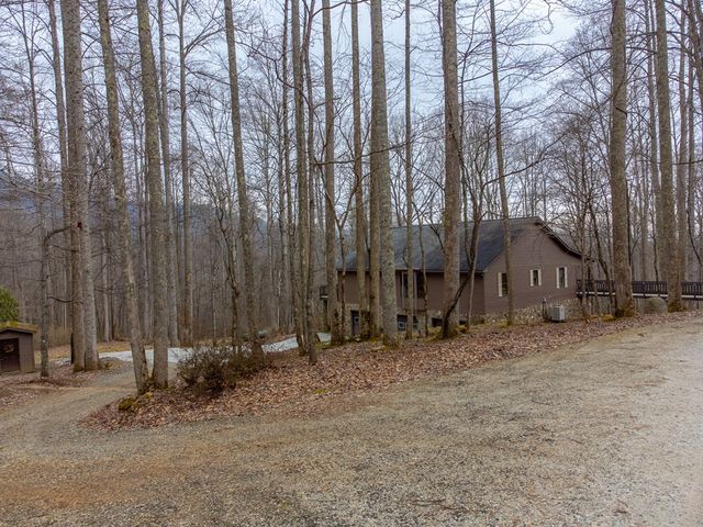 1221 Sam Cove, Robbinsville, NC 28771