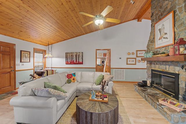 1221 Sam Cove, Robbinsville, NC 28771