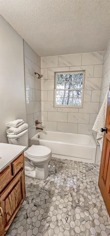 8812 E PLANTATION OAKS DR, Memphis, TN 38018