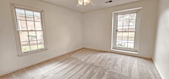 8812 E PLANTATION OAKS DR, Memphis, TN 38018