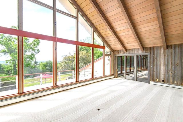 W215N5353 Ada COURT, Menomonee Falls, WI 53051